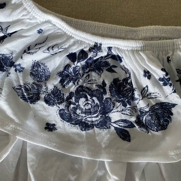 SALE GARAGE White Off-the-Shoulder crop top with Navy Embroidered Collar size XS - Picture 3 of 7